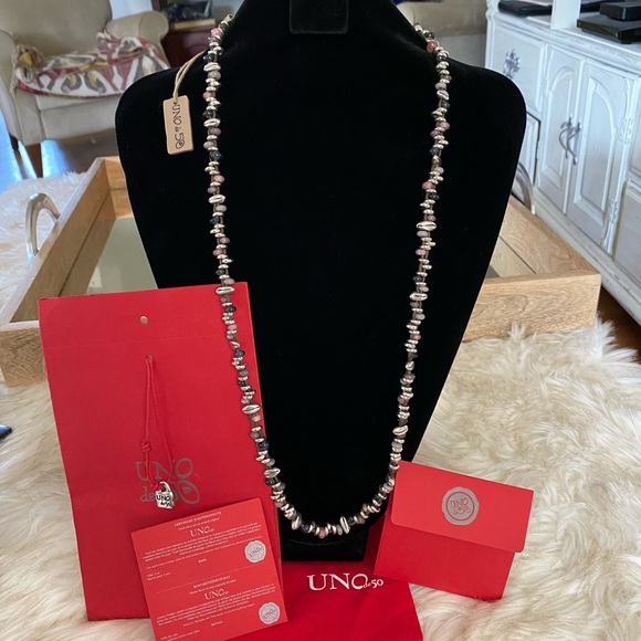 BNWT UNO de 50 necklace. Flora. COL1182!